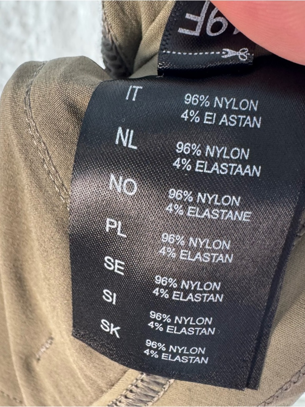 Kuhl Innovair Skinny Pants Women’s 12 Khaki Nylon Zip Pockets Outdoor Hiking NEW - Picture 8 of 11